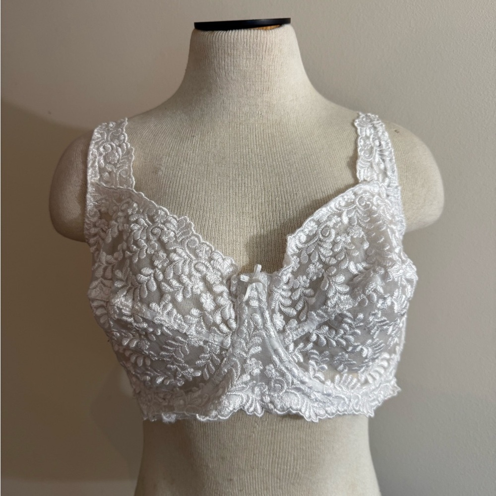White Lace Silky Bra 42D NWOT